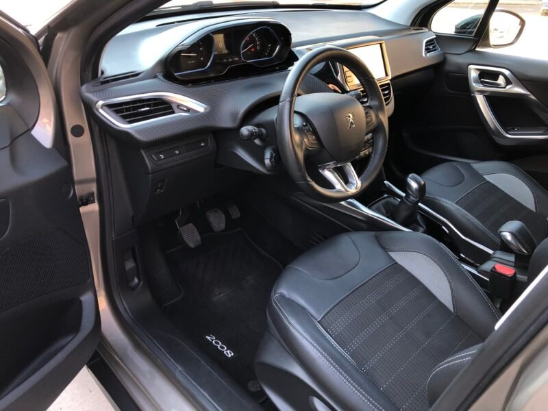 PEUGEOT 2008 1.6HDi 92 Allure