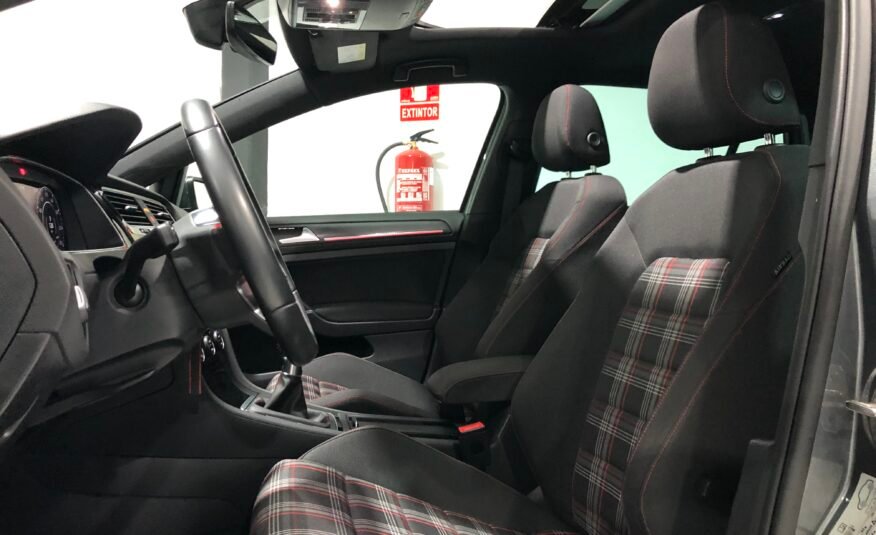 VOLKSWAGEN Golf GTI Performance 245