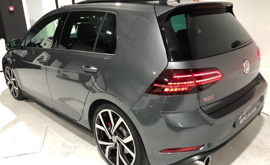 VOLKSWAGEN Golf GTI Performance 245