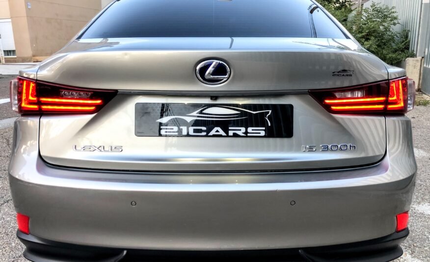 Lexus IS300h Hybrid