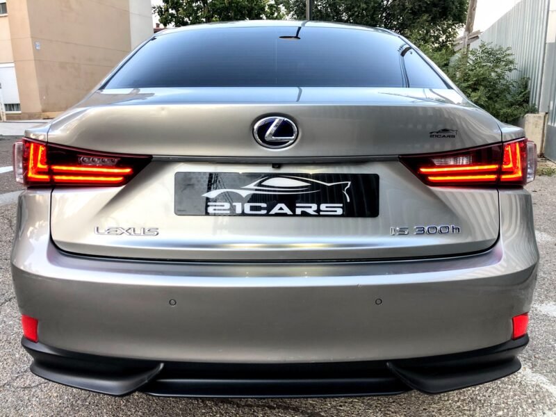 Lexus IS300h Hybrid