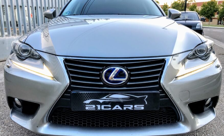 Lexus IS300h Hybrid
