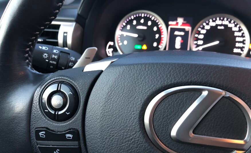 Lexus IS300h Hybrid