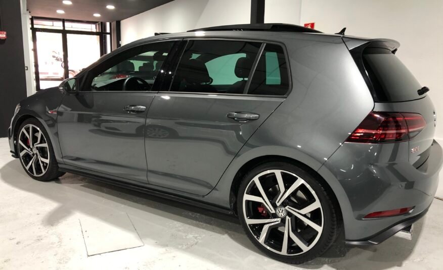 VOLKSWAGEN Golf GTI Performance 245
