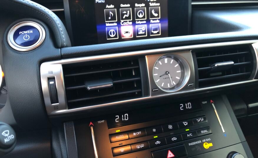 Lexus IS300h Hybrid