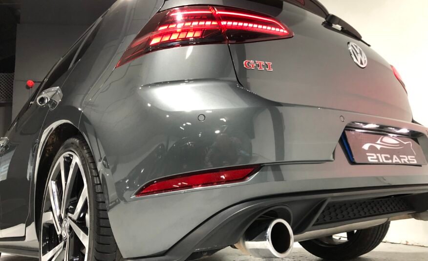 VOLKSWAGEN Golf GTI Performance 245