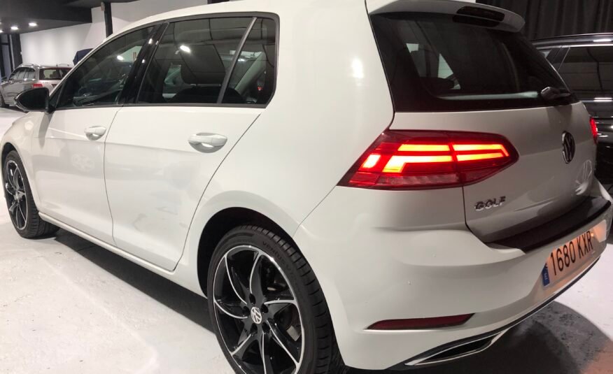 VOLKSWAGEN Golf 1.6TDi 115cv Bussines Edition DSG