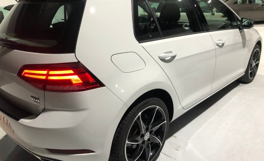 VOLKSWAGEN Golf 1.6TDi 115cv Bussines Edition DSG
