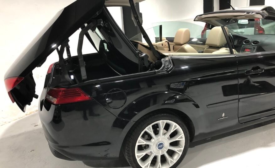 FORD Focus CC 2.0i 16v Titanium