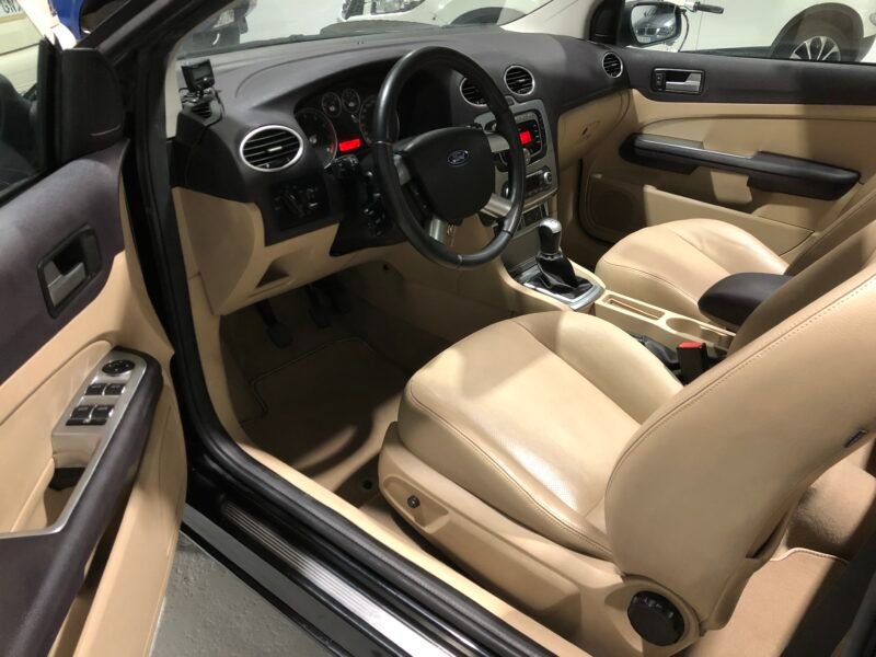 FORD Focus CC 2.0i 16v Titanium