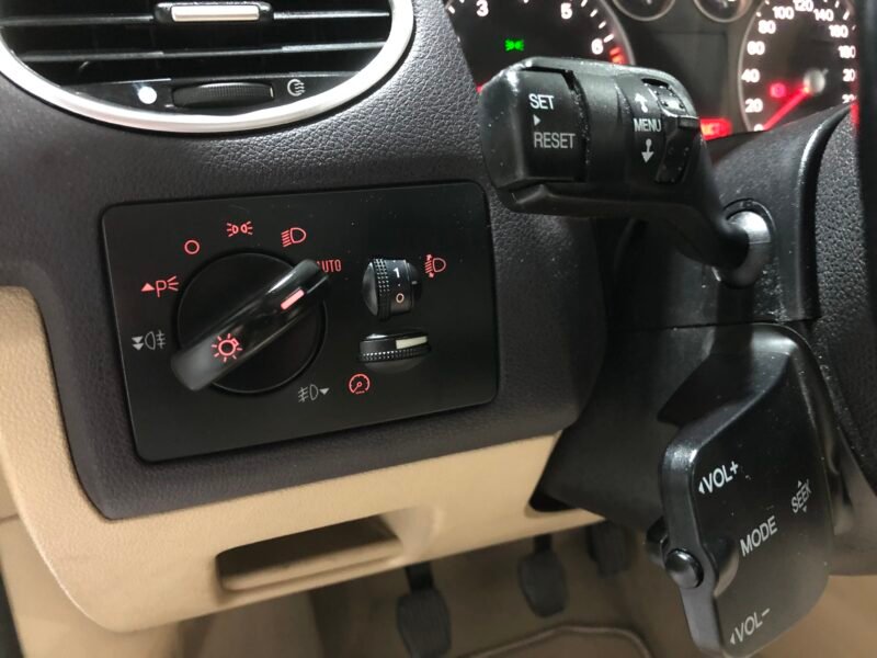 FORD Focus CC 2.0i 16v Titanium