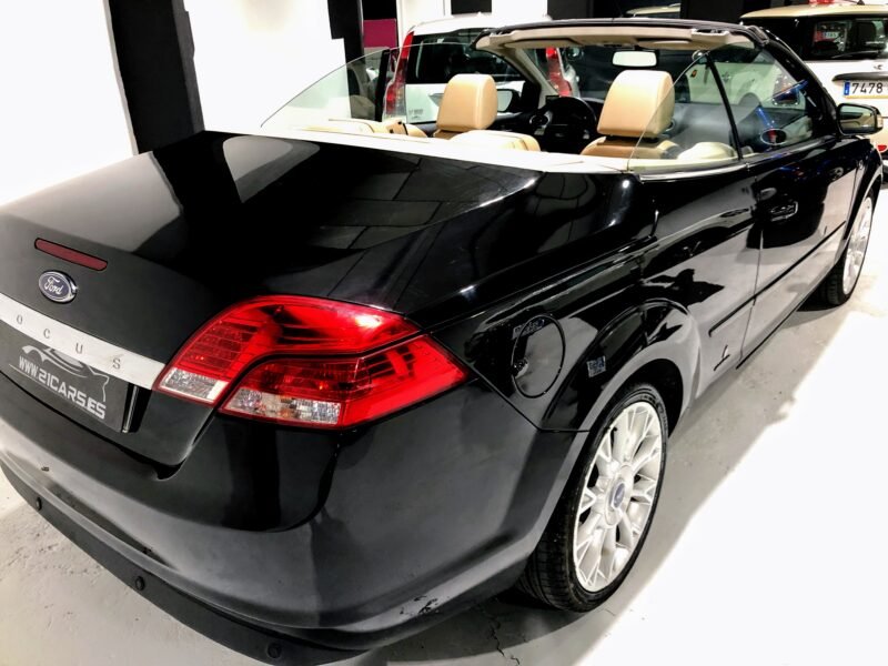 FORD Focus CC 2.0i 16v Titanium