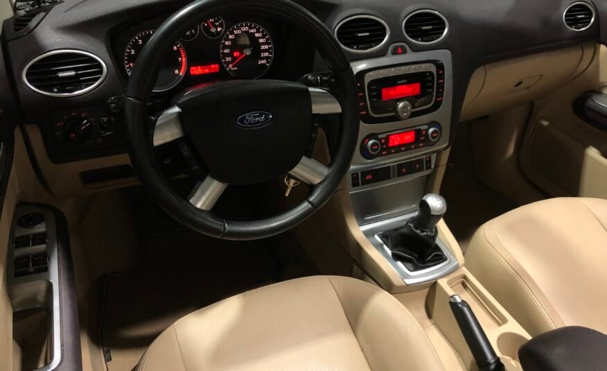 FORD Focus CC 2.0i 16v Titanium