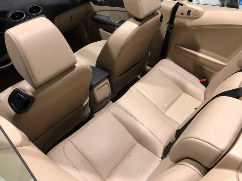 FORD Focus CC 2.0i 16v Titanium