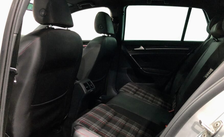 VOLKSWAGEN Golf GTI 230 PERFORMANCE