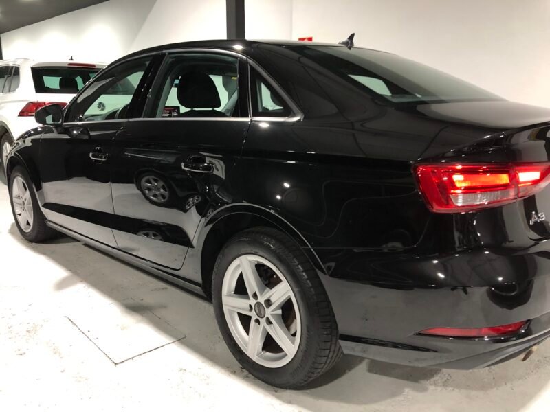 AUDI A3 Sedán 1.6TDi
