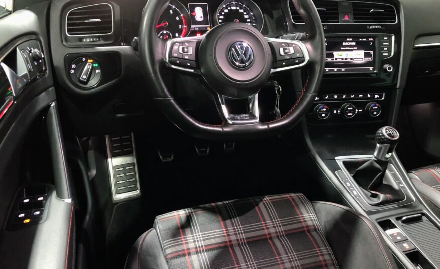 VOLKSWAGEN Golf GTI 230 PERFORMANCE