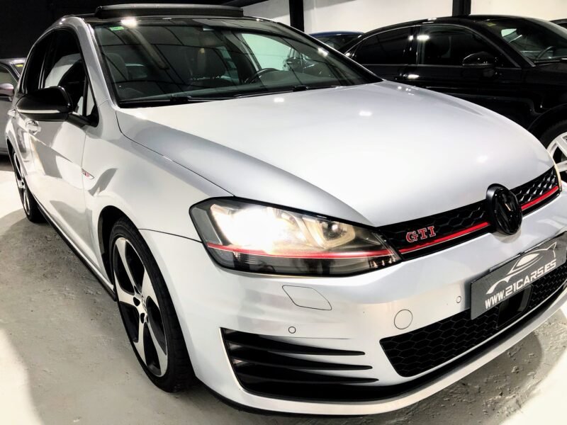VOLKSWAGEN Golf GTI 230 PERFORMANCE