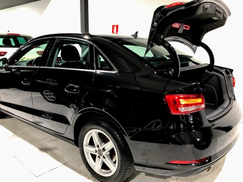 AUDI A3 Sedán 1.6TDi