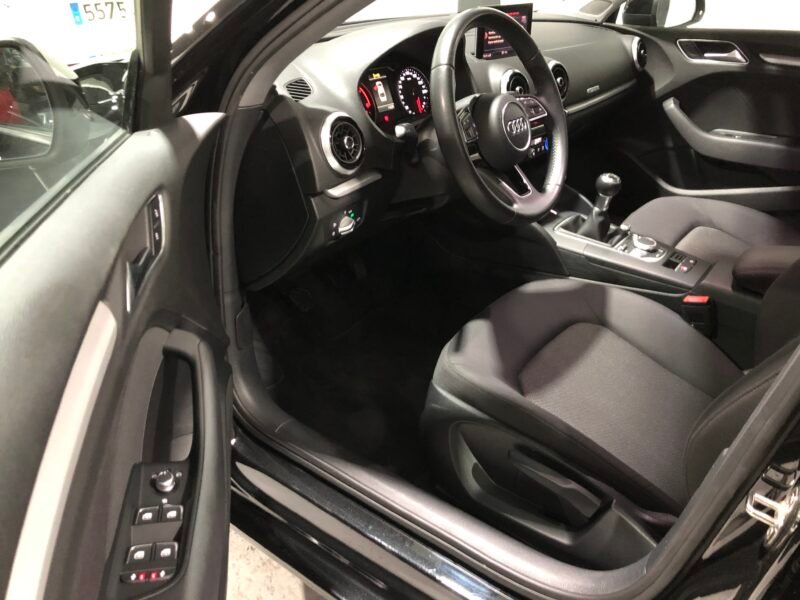 AUDI A3 Sedán 1.6TDi