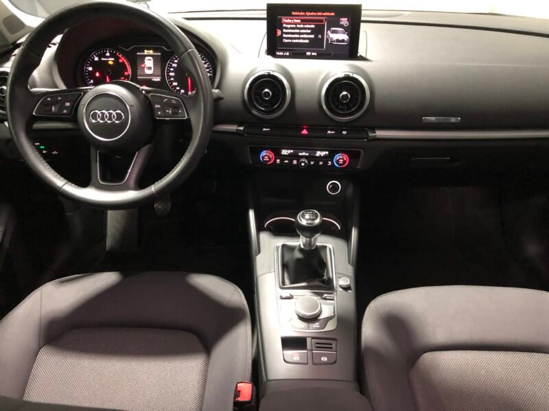 AUDI A3 Sedán 1.6TDi