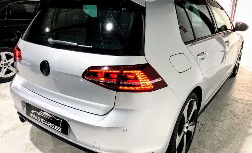 VOLKSWAGEN Golf GTI 230 PERFORMANCE