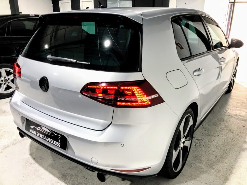 VOLKSWAGEN Golf GTI 230 PERFORMANCE