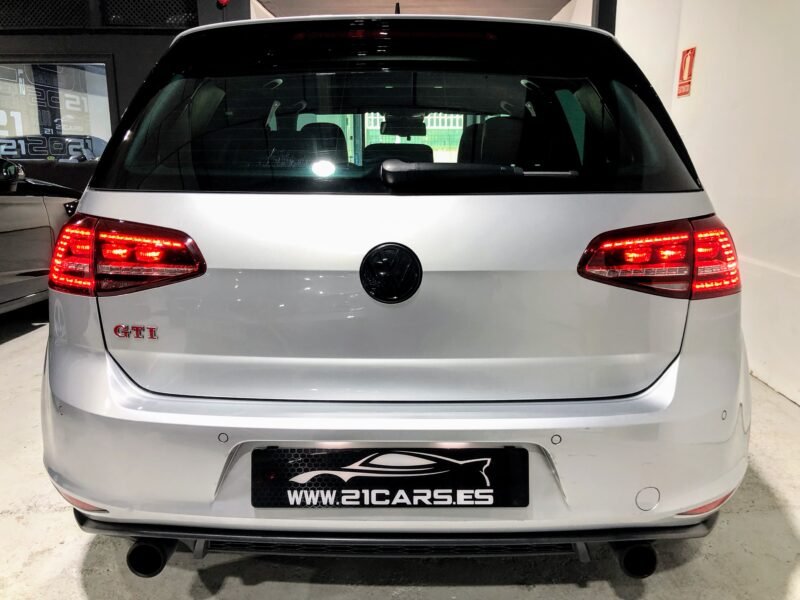 VOLKSWAGEN Golf GTI 230 PERFORMANCE