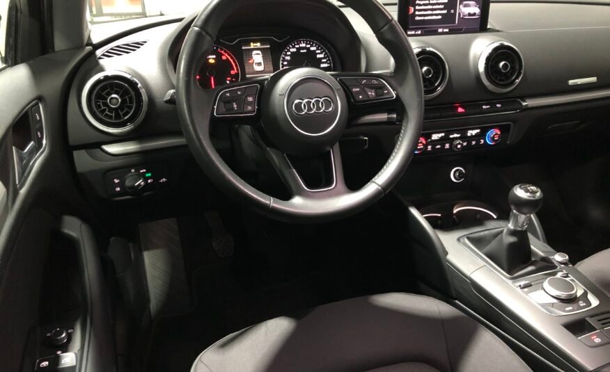 AUDI A3 Sedán 1.6TDi