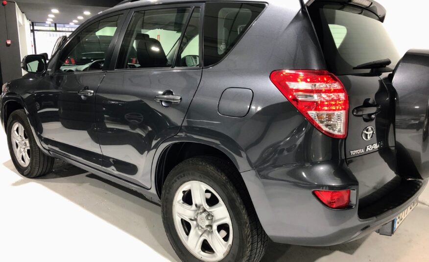 TOYOTA Rav4 2.2 D4D 4×4