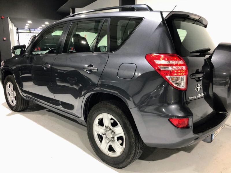 TOYOTA Rav4 2.2 D4D 4×4
