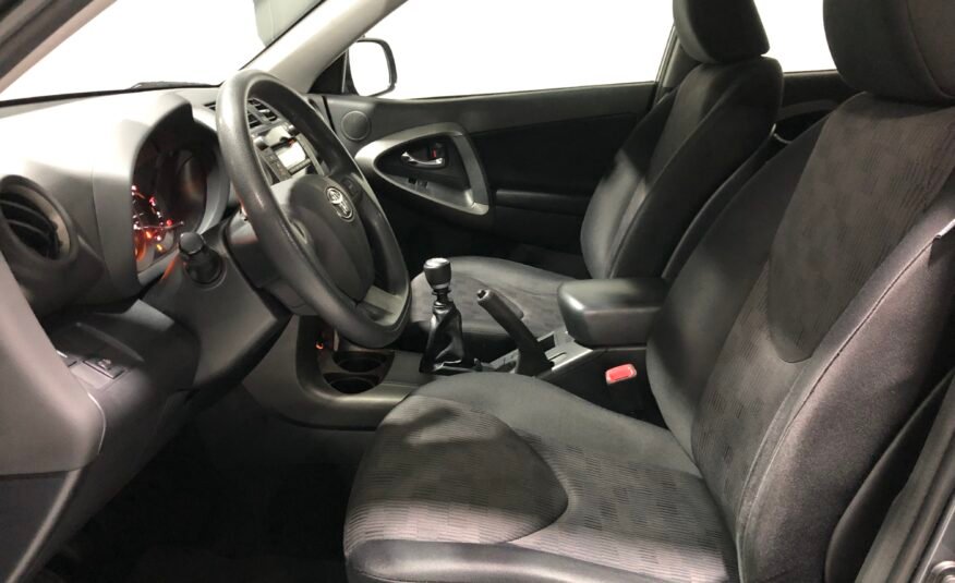 TOYOTA Rav4 2.2 D4D 4×4