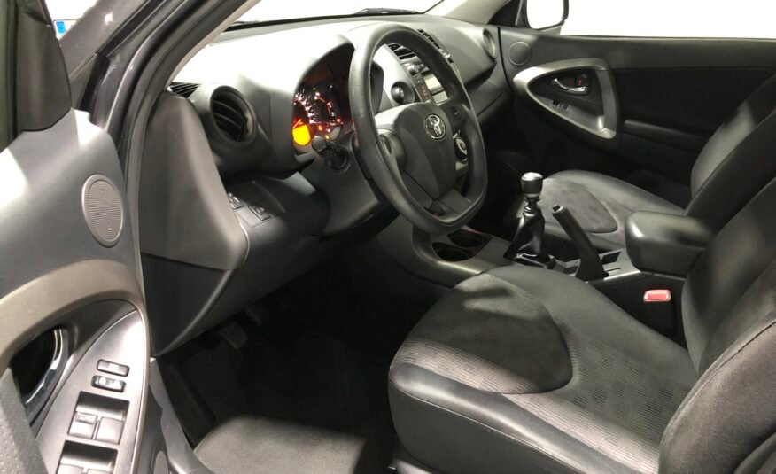 TOYOTA Rav4 2.2 D4D 4×4