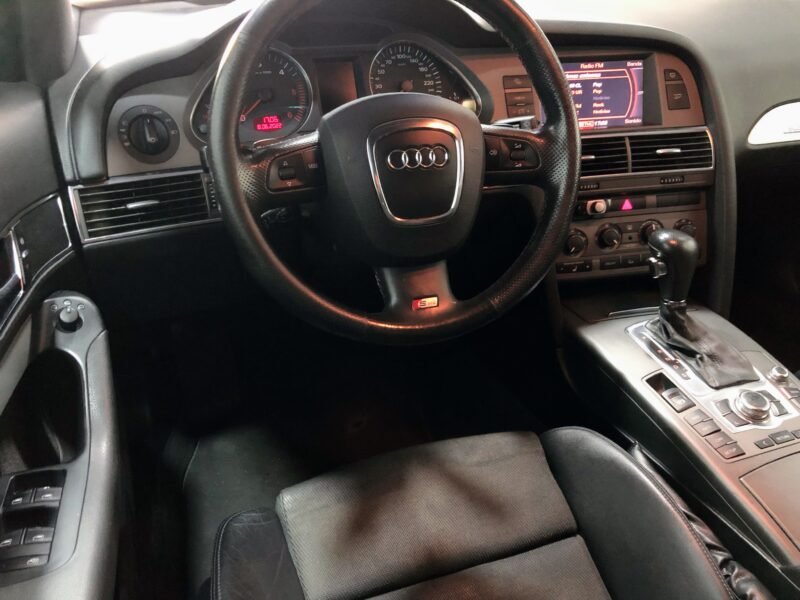 AUDI A6 Avant 3.0TDi Quattro Tiptronic Sline
