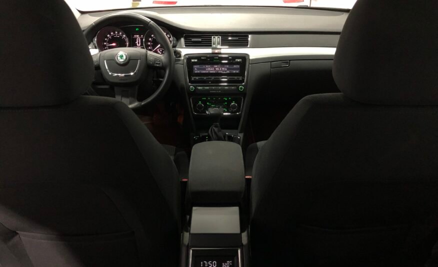 SKODA SUPERB Combi 2.0TDi 140 DSG