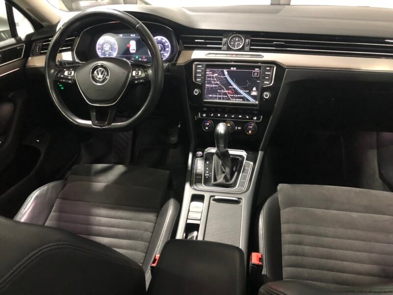 VOLKSWAGEN Passat Variant 2.0TDi 150 DSG SPORT