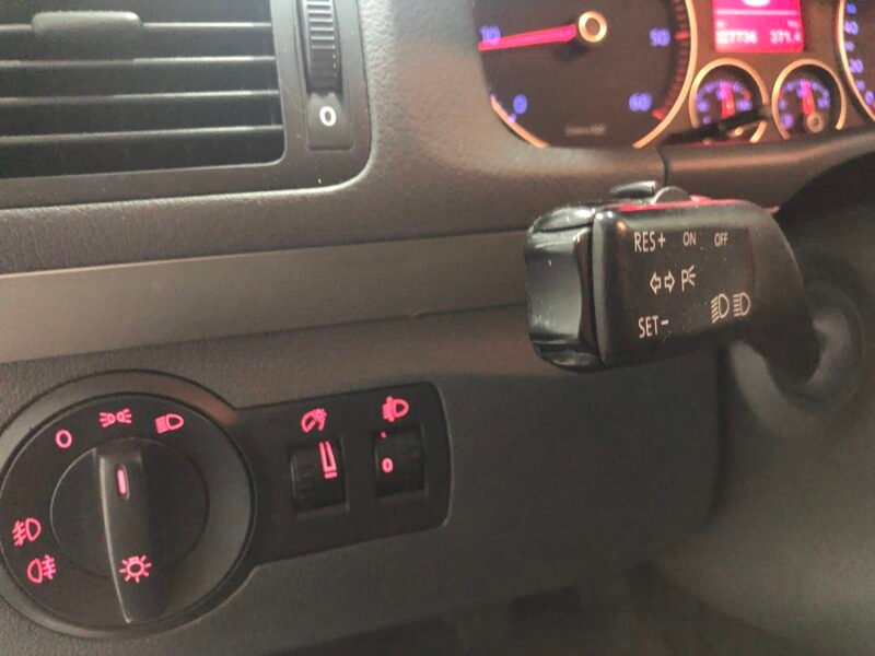 VOLKSWAGEN Touran 1.9TDi 105 Travel