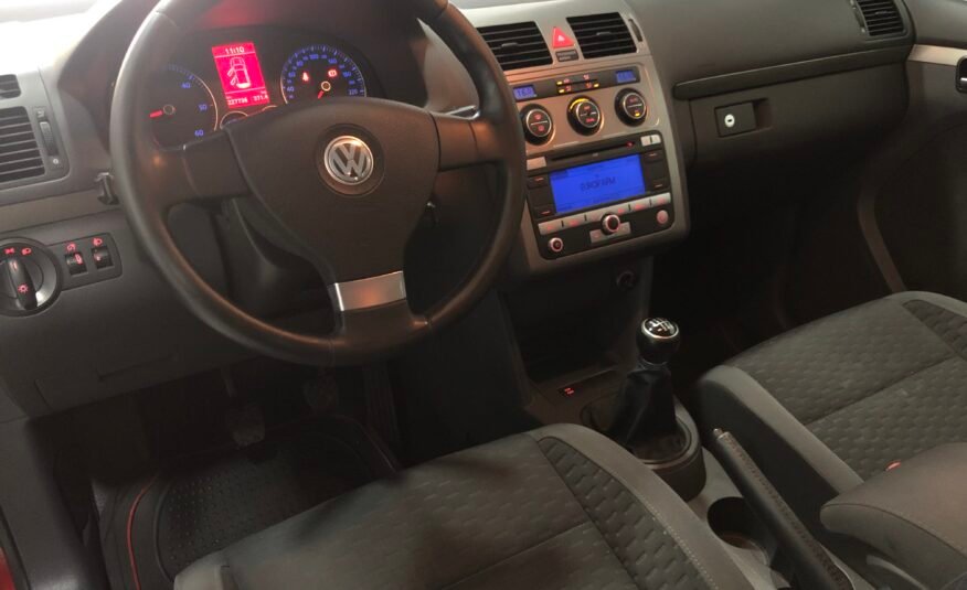 VOLKSWAGEN Touran 1.9TDi 105 Travel