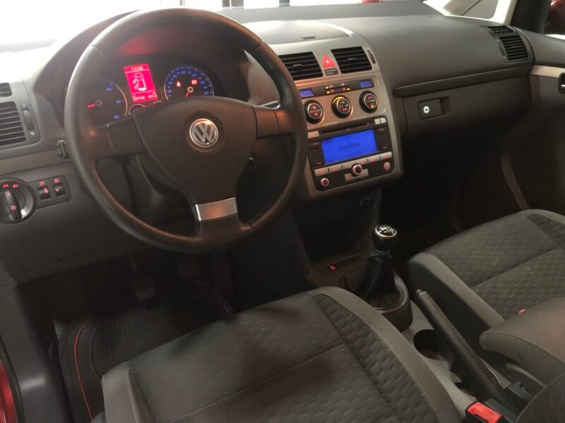 VOLKSWAGEN Touran 1.9TDi 105 Travel