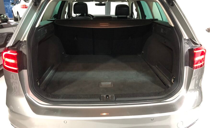 VOLKSWAGEN Passat Variant 2.0TDi 150 DSG SPORT