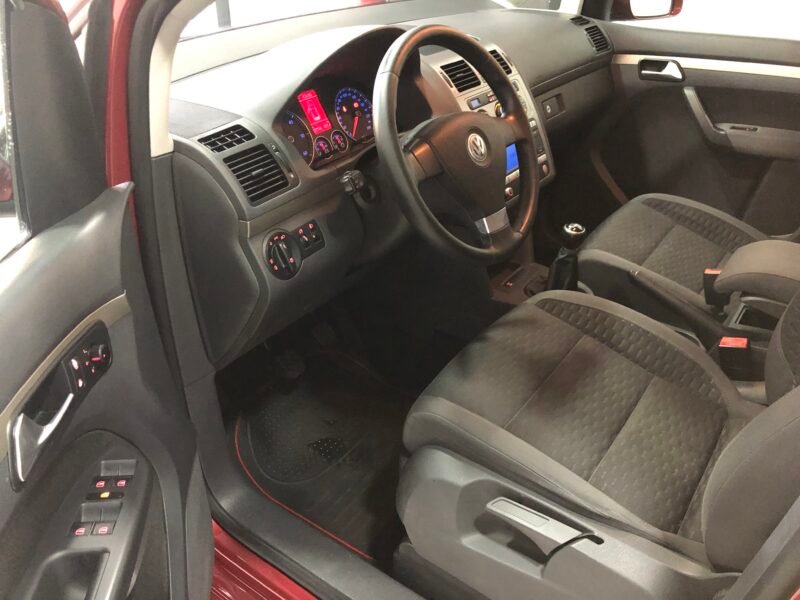 VOLKSWAGEN Touran 1.9TDi 105 Travel