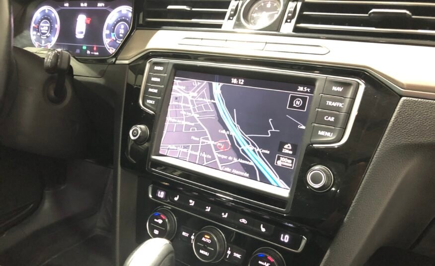 VOLKSWAGEN Passat Variant 2.0TDi 150 DSG SPORT