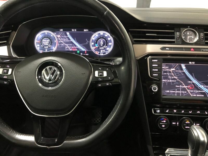 VOLKSWAGEN Passat Variant 2.0TDi 150 DSG SPORT