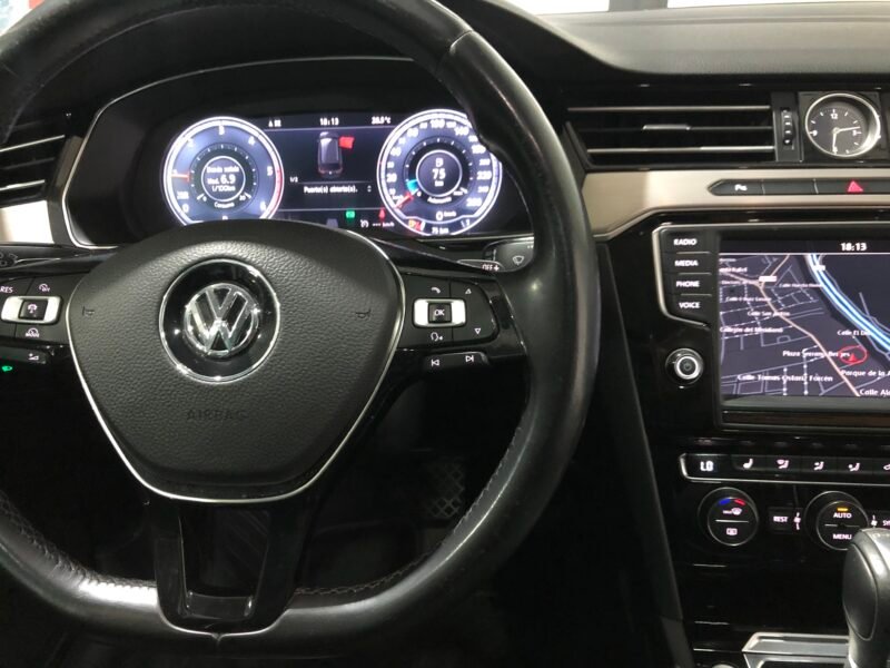 VOLKSWAGEN Passat Variant 2.0TDi 150 DSG SPORT