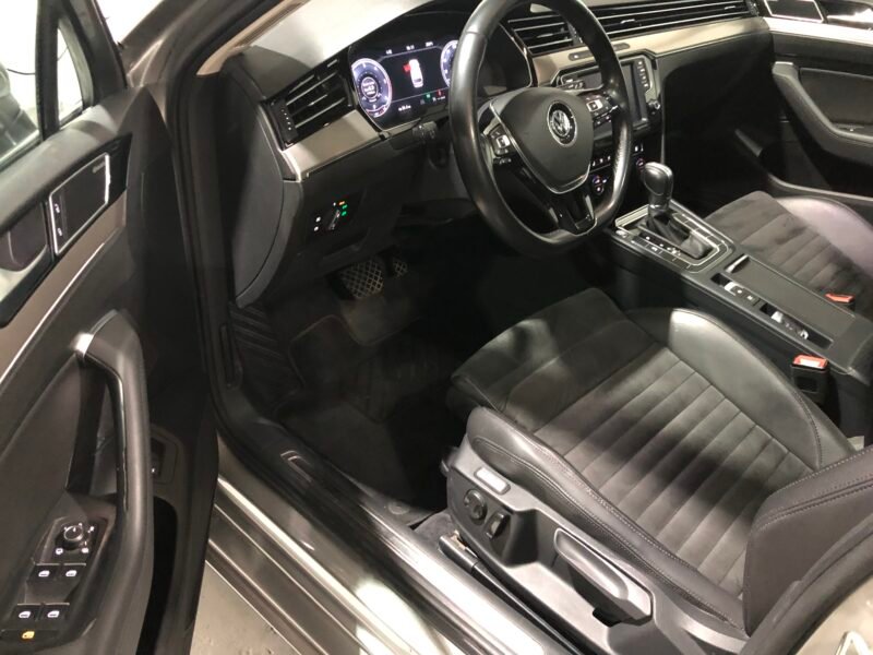 VOLKSWAGEN Passat Variant 2.0TDi 150 DSG SPORT