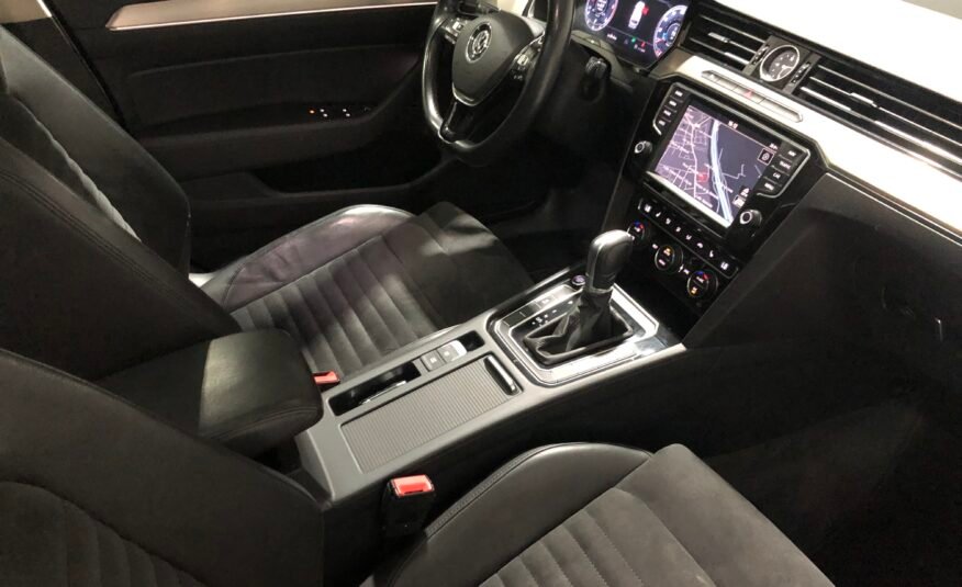 VOLKSWAGEN Passat Variant 2.0TDi 150 DSG SPORT