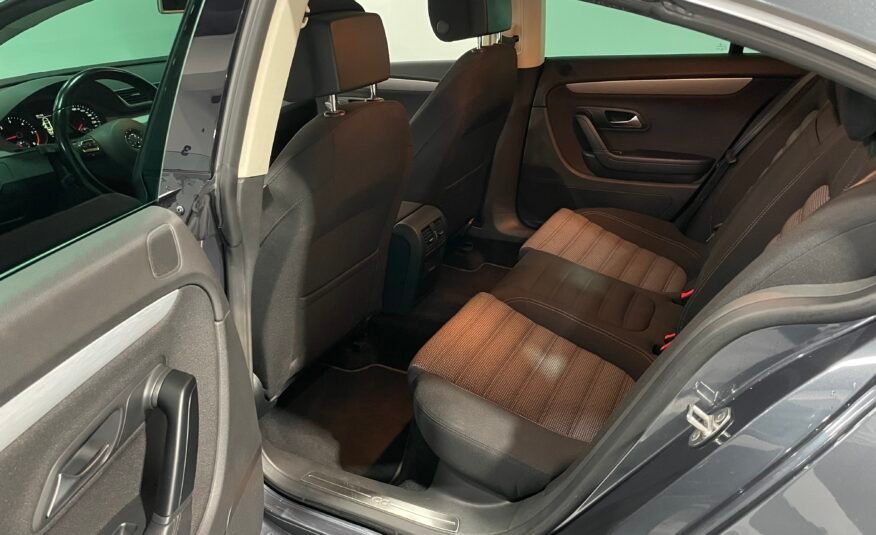 VOLKSWAGEN Passat CC 2.0TDi 140cv