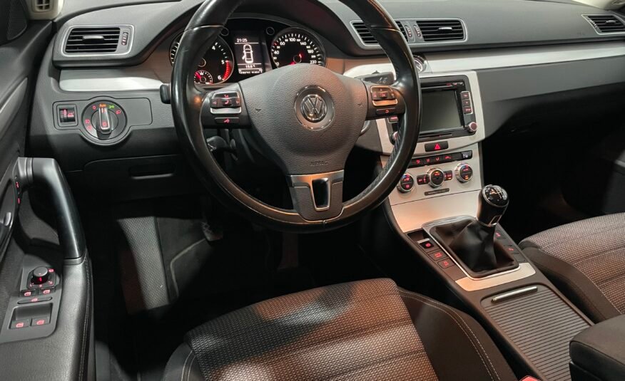 VOLKSWAGEN Passat CC 2.0TDi 140cv