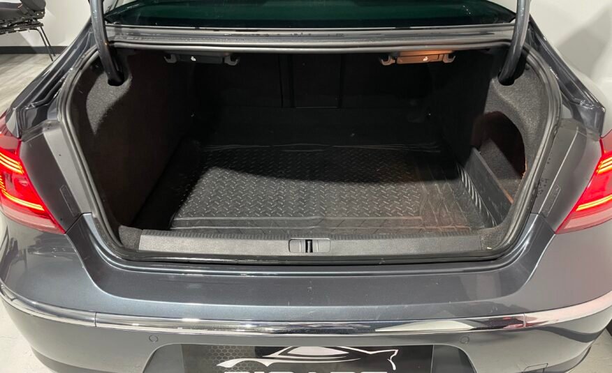 VOLKSWAGEN Passat CC 2.0TDi 140cv