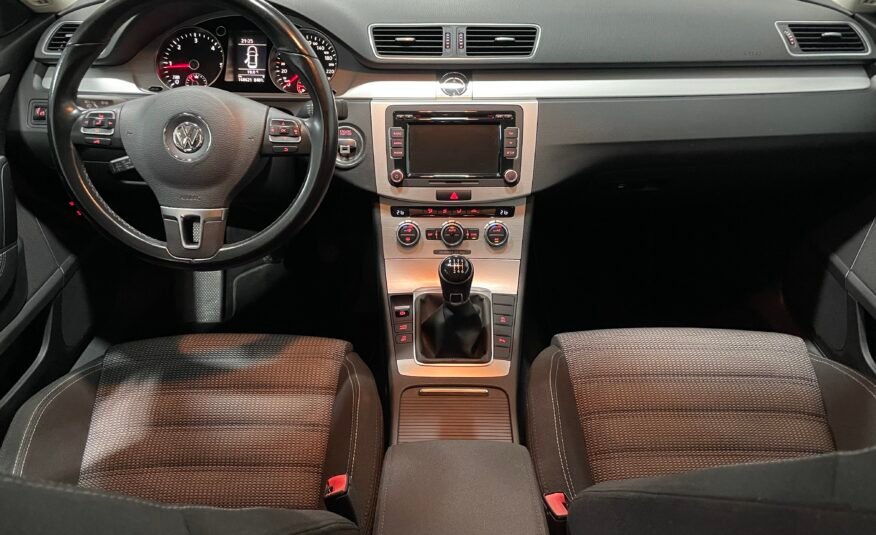 VOLKSWAGEN Passat CC 2.0TDi 140cv